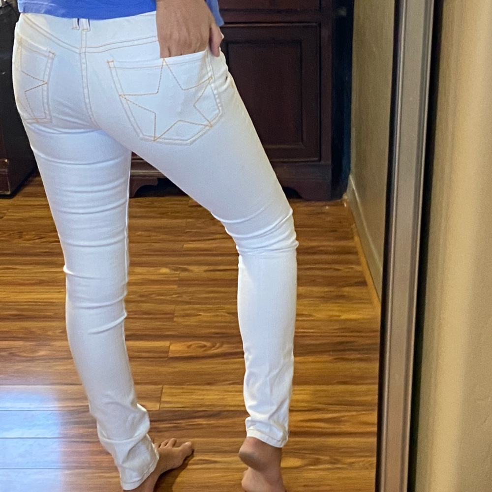 Low rise skinny jeans with pocket detailing